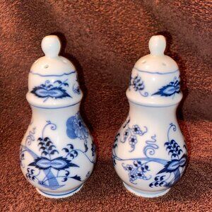 Vintage Blue Danube Onion Japan Rectangle Logo Salt and Pepper Shakers Set